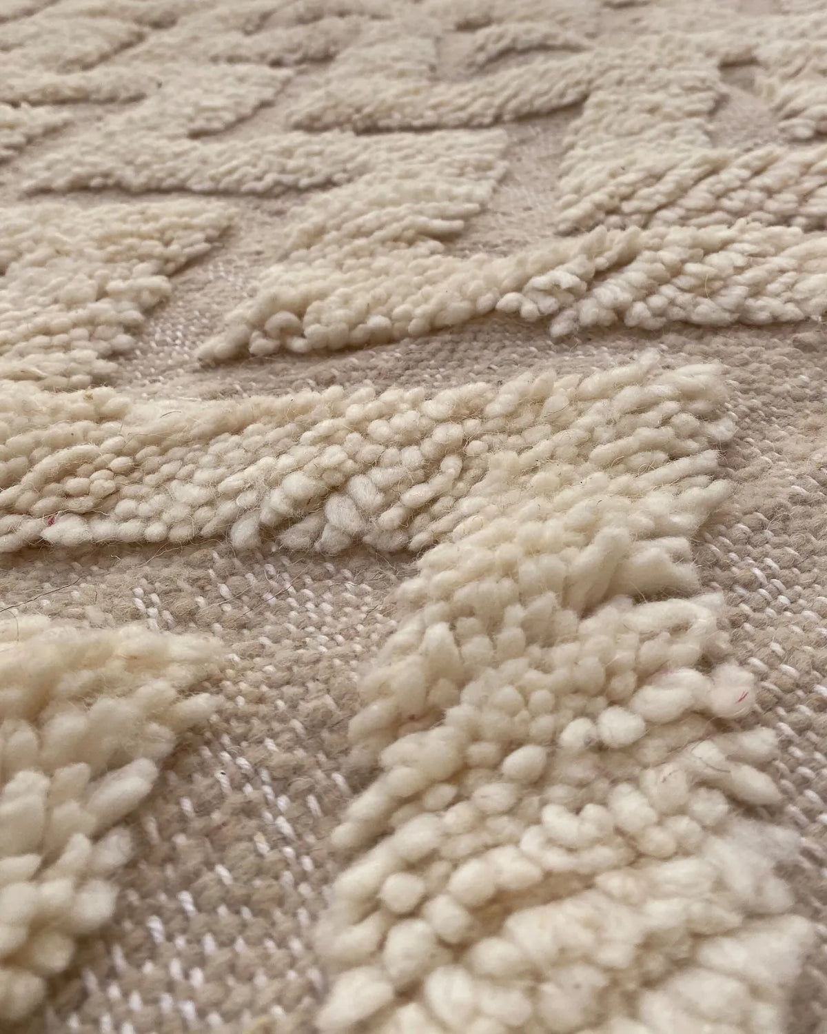Cream Chevron Beni Ourain Rug, close-up of the pattern in the wool