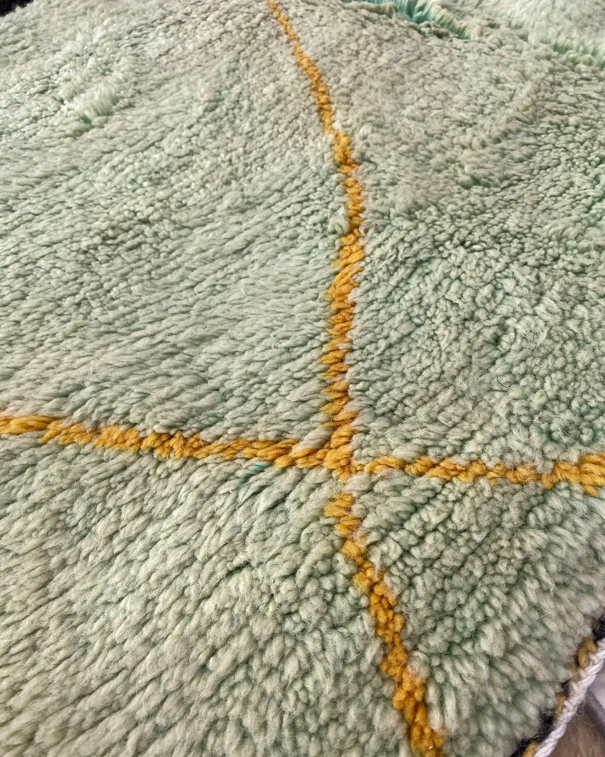 Mint and Plum Abstract Moroccan Rug, detail of the pile and the woven edge