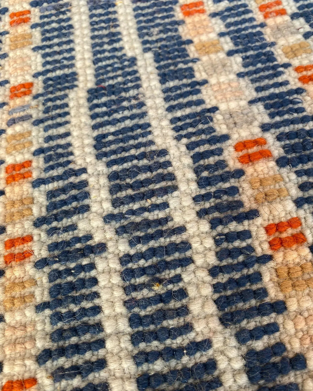 Navy Blue Stripe Moroccan Rug, detail of the pile and the woven edge